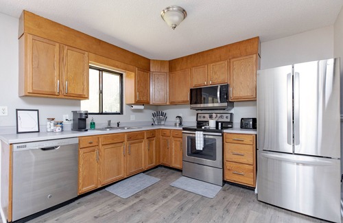 Perry House | AtHome+1 Stay | Perry AG Center | 3BR Fenced Yard