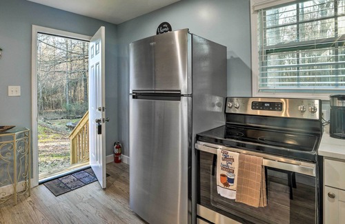 Lawrenceville Apartment | Atlanta Area Studio ~ 3 Mi to Gas South Arena!