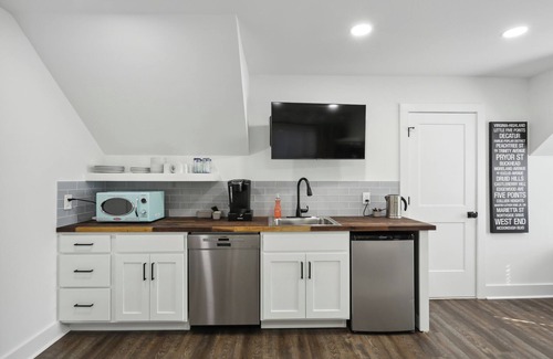 East Side Apartment | Atlanta/Boulevard Heights Carriage House