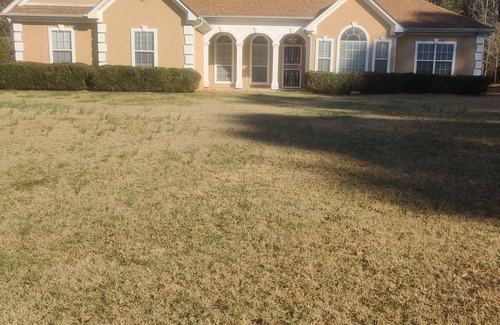Fairburn House | Atlanta Home Away, LLC