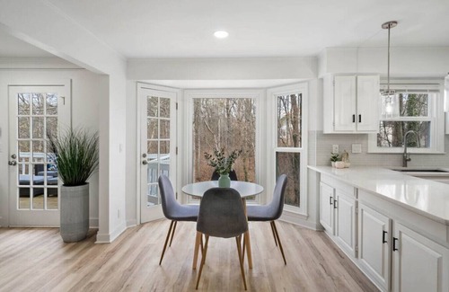 Decatur House | Atlanta Luxury Chateau (6 Bedrooms and Game Room)