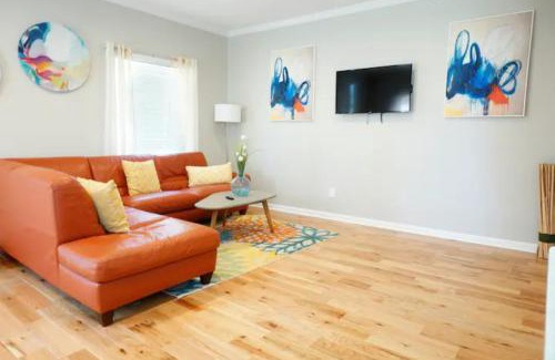 Summerhill House | Atlanta Unit 1 Room 1 - Peaceful Private Master Bedroom with Private Balcony