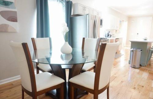 Summerhill House | Atlanta Unit 1 Room 3 - Cheerful Private Bedroom & Bathroom