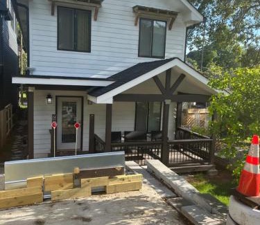 Summerhill House | Atlanta Unit 2 Room 1 - Quiet Private Bedroom Private Bathroom