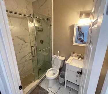Summerhill House | Atlanta Unit 2 Room 3 - Atlanta Bests Kept Secret Private Bedroom & Bathroom