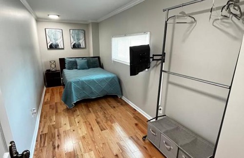 Summerhill House | Atlanta Unit 2 Room 3 - Atlanta Bests Kept Secret Private Bedroom & Bathroom