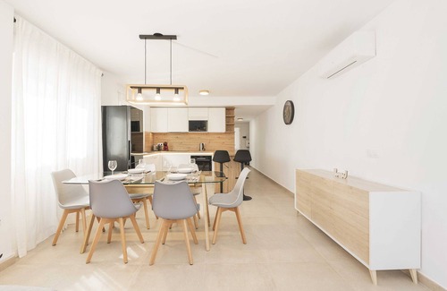 Atlanterra House | ATLANTERRA SUNSET HOME - Modern flat with shared pool only 10 minutes from the beach and w