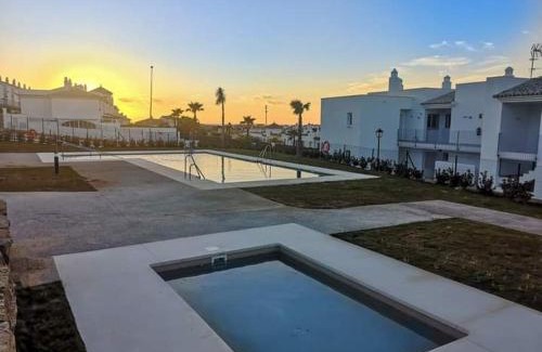 Atlanterra Apartment | ATLANTERRA-ZAHARA DE LOS ATUNES Increíble apartamento con porche de 16m y jardín privado de 72m
