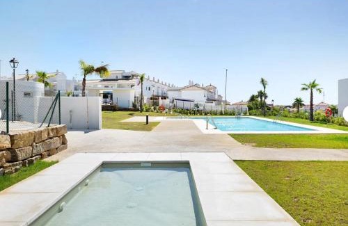 Atlanterra Apartment | ATLANTERRA-ZAHARA DE LOS ATUNES Increíble apartamento con porche de 16m y jardín privado de 72m