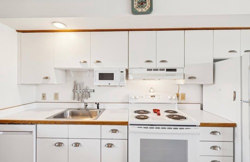 Southern Shores House | ATLANTIC BREEZES NORTH - this bright duplex is just steps from the beach!