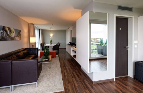 Sebaldsbruck Hotel | ATLANTIC Hotel Galopprennbahn