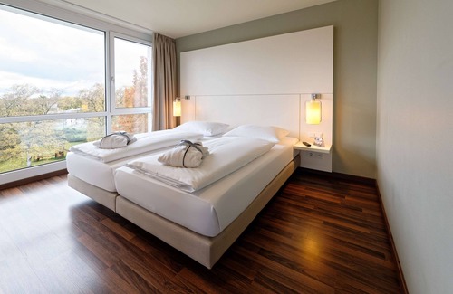 Sebaldsbruck Hotel | ATLANTIC Hotel Galopprennbahn