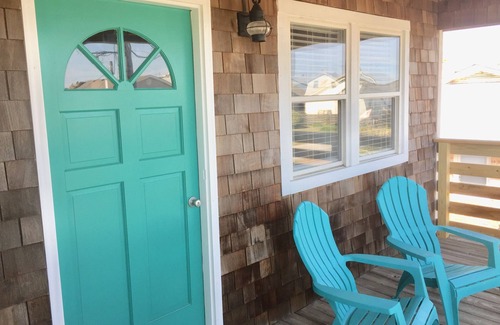 Nags Head Apartment | Atlantic Oasis, less than 1 block to the beach! Private & Spacious, Full Kitchen