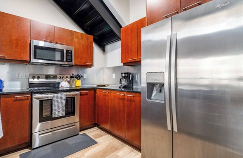Atlantic Station Area Apartment | Atlantic Station Cozy Condo 2BR 2BA Sleeps Up To 8 !