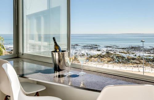 Mouille Point Apartment | Atlantic Views