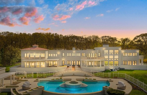 Belle Terre House | Atlantis Manor: Luxury Beachfront Mega Mansion