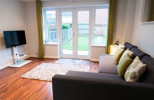 Derby House | Atlas House - Ideal for Contractors