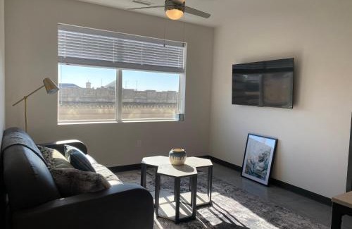 Downtown Lincoln Apartment | Atmosphere Lincoln