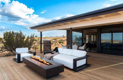 Pioneertown House | Atomic Ranch by Fieldtrip Secluded Pool Views
