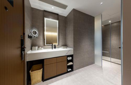 Longyang Hotel | Atour Hotel Baoshan Longyang Hengbang Building