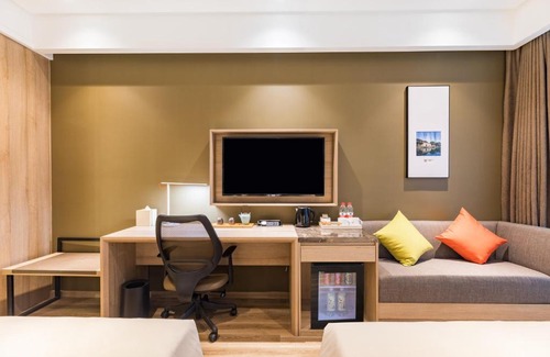 Huzhou Hotel | Atour Hotel Changxing Central Plaza