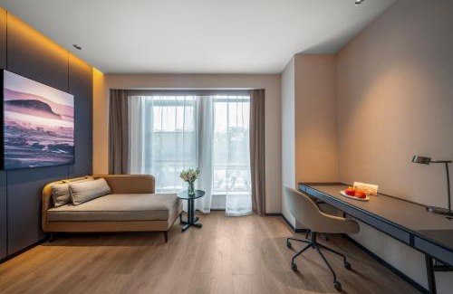 Longquanyi Hotel | Atour Hotel Chengdu Longquan Shimao Plaza