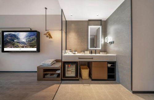 Longquanyi Hotel | Atour Hotel Chengdu Longquan Shimao Plaza