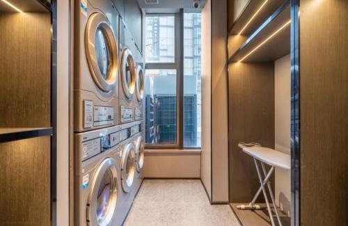 Cixi Hotel | Atour Hotel Cixi Shanglinfang Yintai Department Store