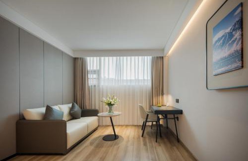 Qingyang Hotel | Atour Hotel -Du Fu Thatched Cottage