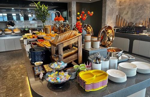 Downtown Hangzhou Hotel | Atour Hotel Hangzhou East Railway Station West Square