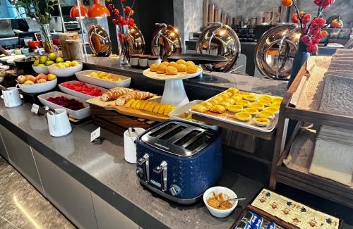 Downtown Hangzhou Hotel | Atour Hotel Hangzhou East Railway Station West Square