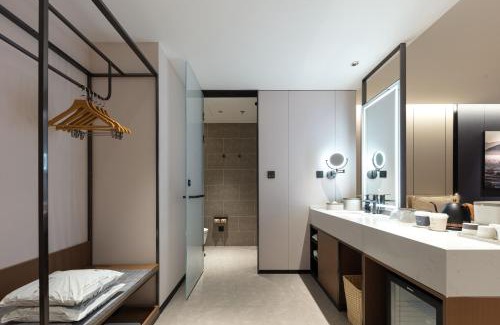 Xiaoshan Hotel | Atour Hotel Hangzhou Xiaoshan Kaiyuan Plaza