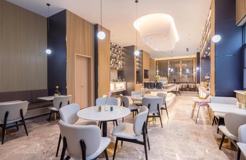 Tongzhou Hotel | Atour Hotel Nantong Jinsha