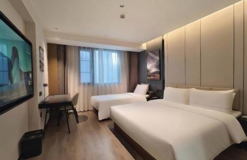 Downtown Shanghai Hotel | Atour Hotel Shanghai People's Square Nanjing Road Pedestrian Street