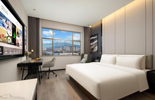 Tengchong Hotel | Atour Hotel Tengchong Wenxing Building