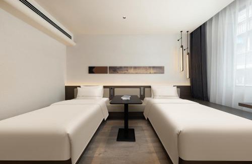 Lucheng District Hotel | Atour Hotel Wenzhou Wuma Street Pedestrian Street