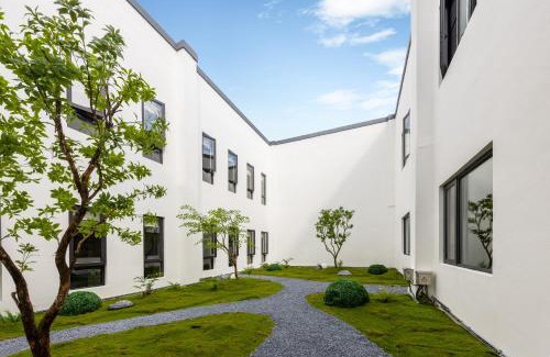 Lucheng District Hotel | Atour Hotel Wenzhou Wuma Street Pedestrian Street