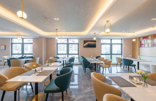 Huishan District Hotel | Atour Hotel Wuxi Huishan Wanda Plaza