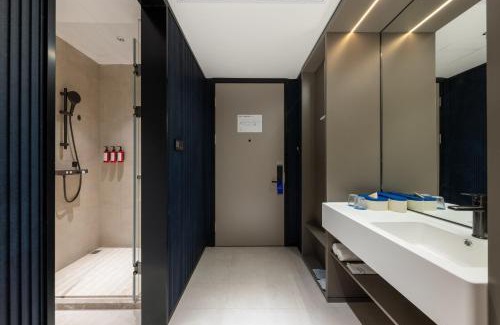 Xinwu District Hotel | Atour Hotel Wuxi Meili Ancient Town Jinglong Plaza