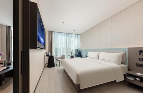 Panyu Hotel | Atour Light Hotel Guangzhou Panyu Chimelong Wanbo Business District