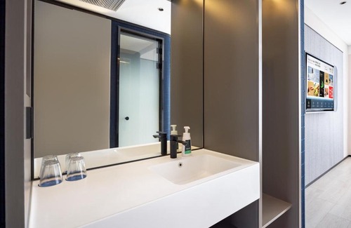 Yu Hong Hotel | Atour Light Hotel Shenyang Yuhong Plaza Metro Station