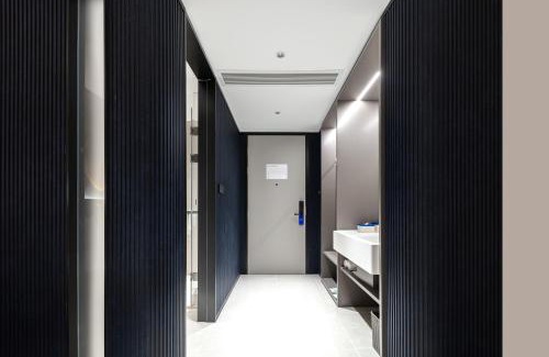 Optics Valley Hotel | Atour Light Hotel Wuhan Optics Valley Square Subway Station