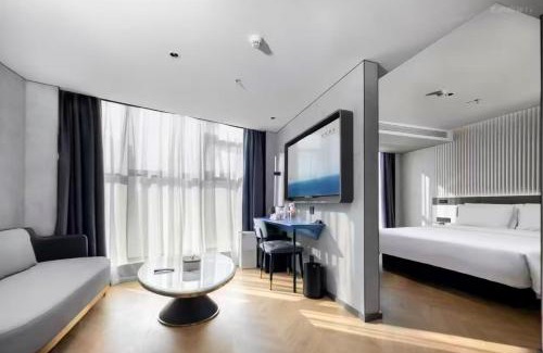 Liangxi District Hotel | Atour Light Hotel Wuxi Nanchang Street Sanyang Plaza