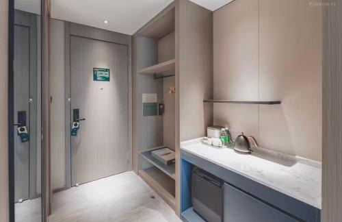 Shushan Hotel | Atour X Hotel Hefei Zhengda Plaza Prosperous Avenue