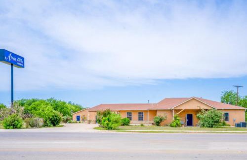 Pleasanton Hotel | Atria Extended Stays By OYO, Jourdanton, TX