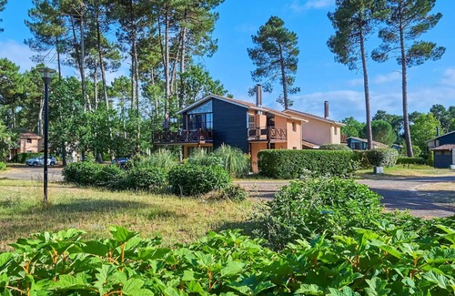 Salles Villa | Attached villa, 2 bathrooms, sleeps 6