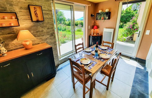 Mont-Dol House | Attendez-vous à des vacances relaxantes dans cette belle location située dans un endroit calme.