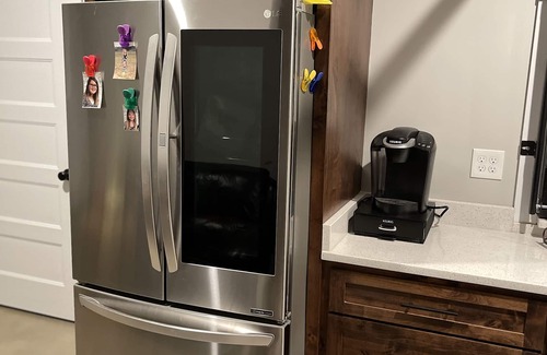 Dayton Apartment | Attention Bass Anglers! 1 bedroom, 1.5 bath basement apartment w/full kitchen!