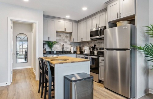 Hampton Apartment | Attention Corporate Professionals! Discover Comfort and Convenience on the Hampton Peninsula
