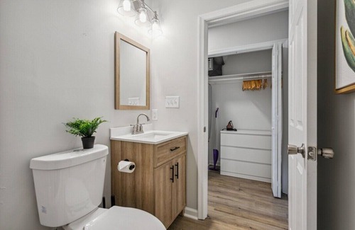 Hampton Apartment | Attention Corporate Professionals! Discover Comfort and Convenience on the Hampton Peninsula